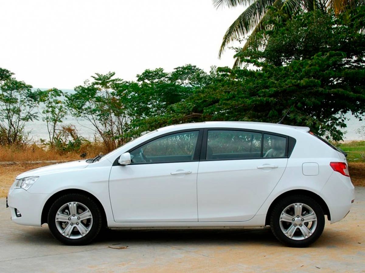 Emgrand EC7 Хэтчбек