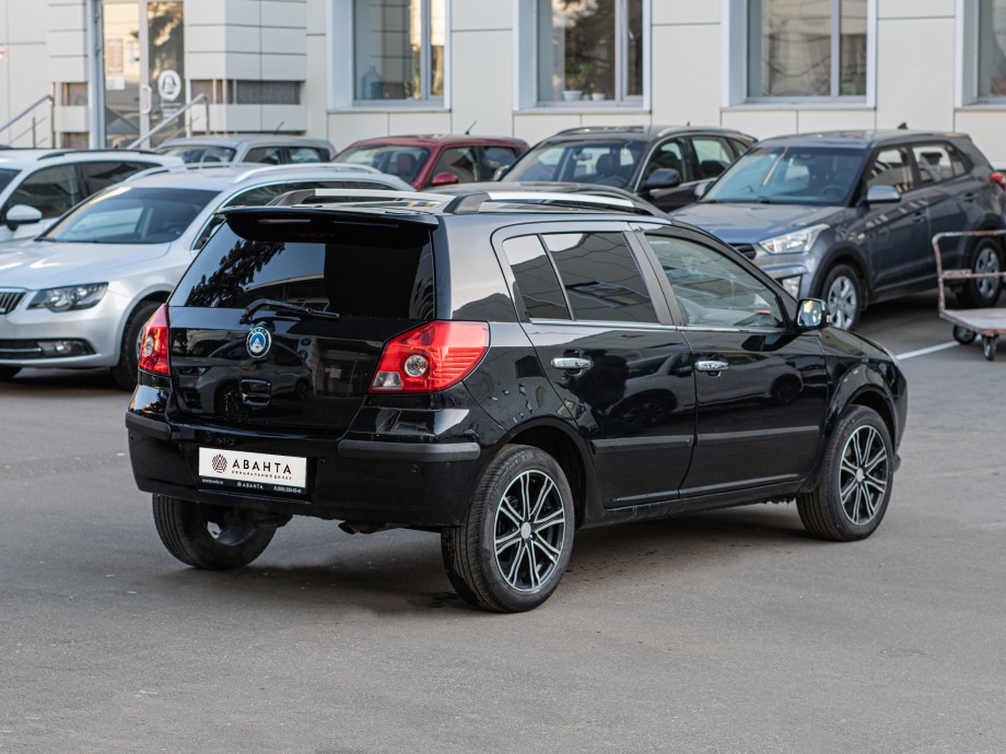 Geely MK Cross 2012