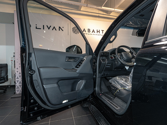 Toyota Land Cruiser 300 Premium 3.5 AT Black