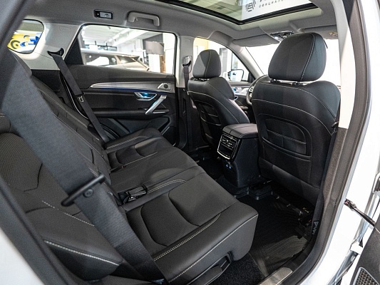 Jetour X70+ Prestige 1.6 AMT White 2
