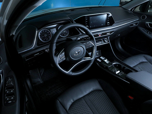 Hyundai Sonata Comfort 2.0 AT 150 л.c. авт. бензин