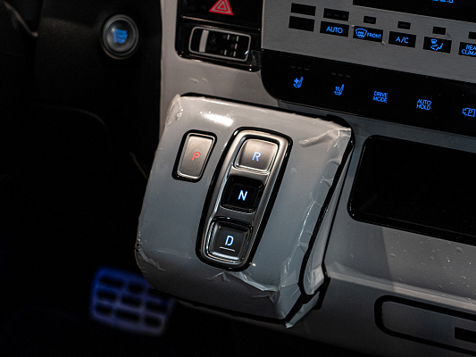Hyundai Staria Premium 2.2d AT Black