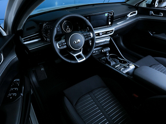 Kia K5 Comfort 2.0 AT 150 л.c. авт. бензин White1
